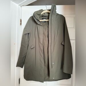 The North Face Laney Trench II in Olive Green